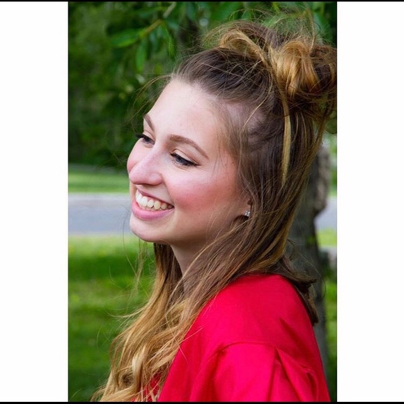 Meet your Posher, Sienna - Picture 2 of 5